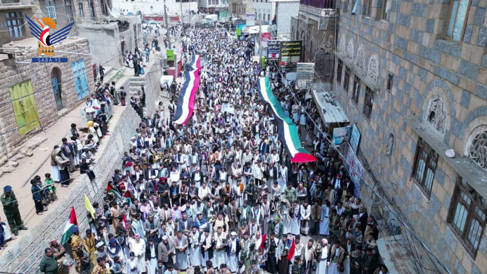 أبناء المحويت يحتشدون في 71 مسيرة تأكيدا على الثبات في مواجهة التصعيد الأمريكي الاسرائيلي