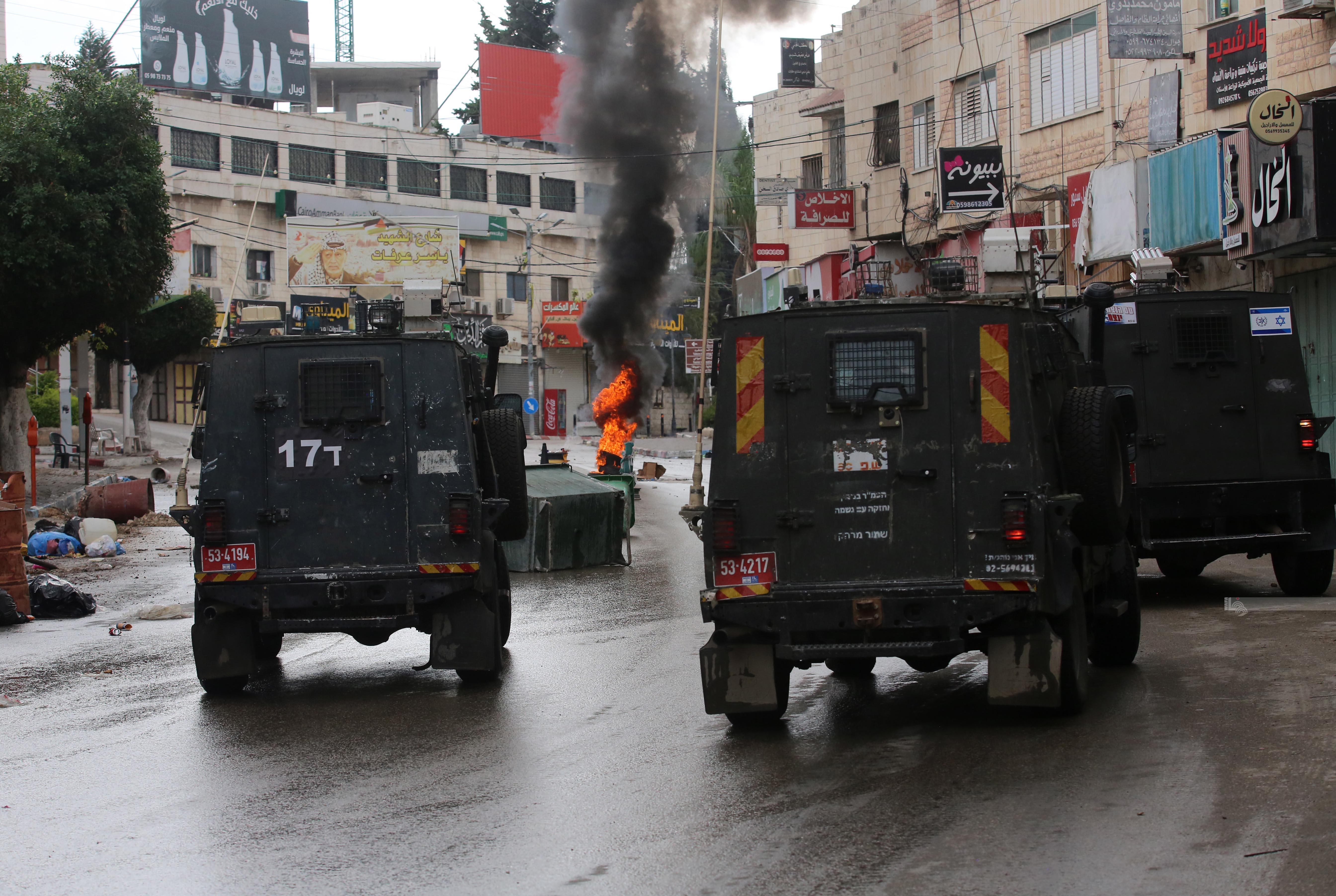 تصاعد الاعتقالات واقتحامات المنازل في طولكرم ومخيميها في اليوم الـ 152 للعدوان الإسرائيلي