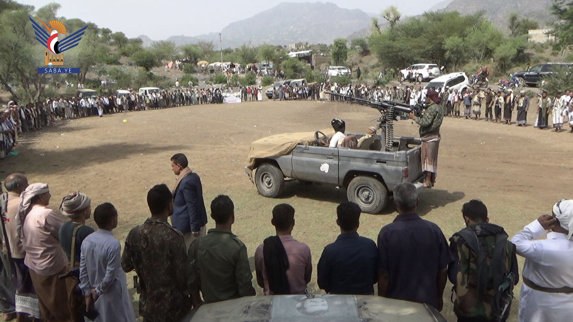 وقفة قبلية مسلحة بمديرية سامع في تعز تضامناً مع غزة وفلسطين