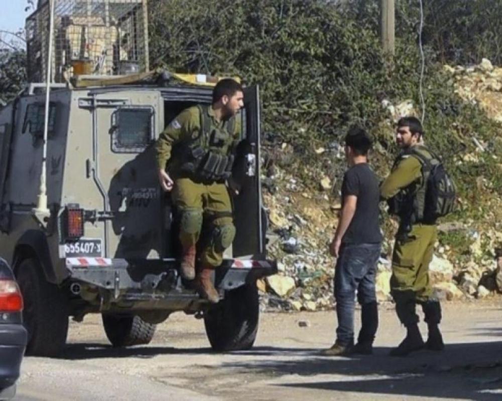 العدو الإسرائيلي يصيب ويعتقل عددا من الفلسطينيين في بيت أُمر وبيت عوا بالخليل
