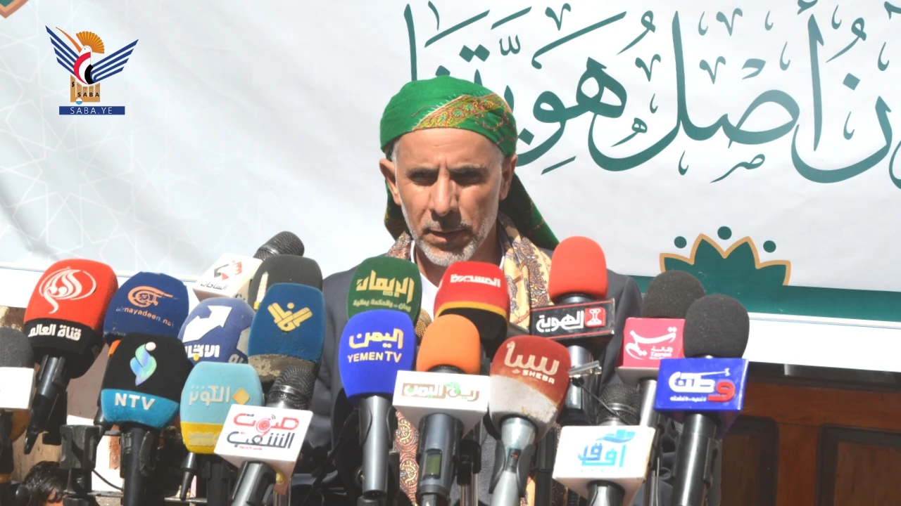 القائم بأعمال رئيس الوزراء يشارك في إحياء عيد جمعة رجب في الجامع الكبير بصنعاء