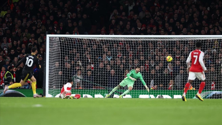 مانشستر يونايتد يواصل صحوته بفوز على توتنهام في الدوري الإنجليزي