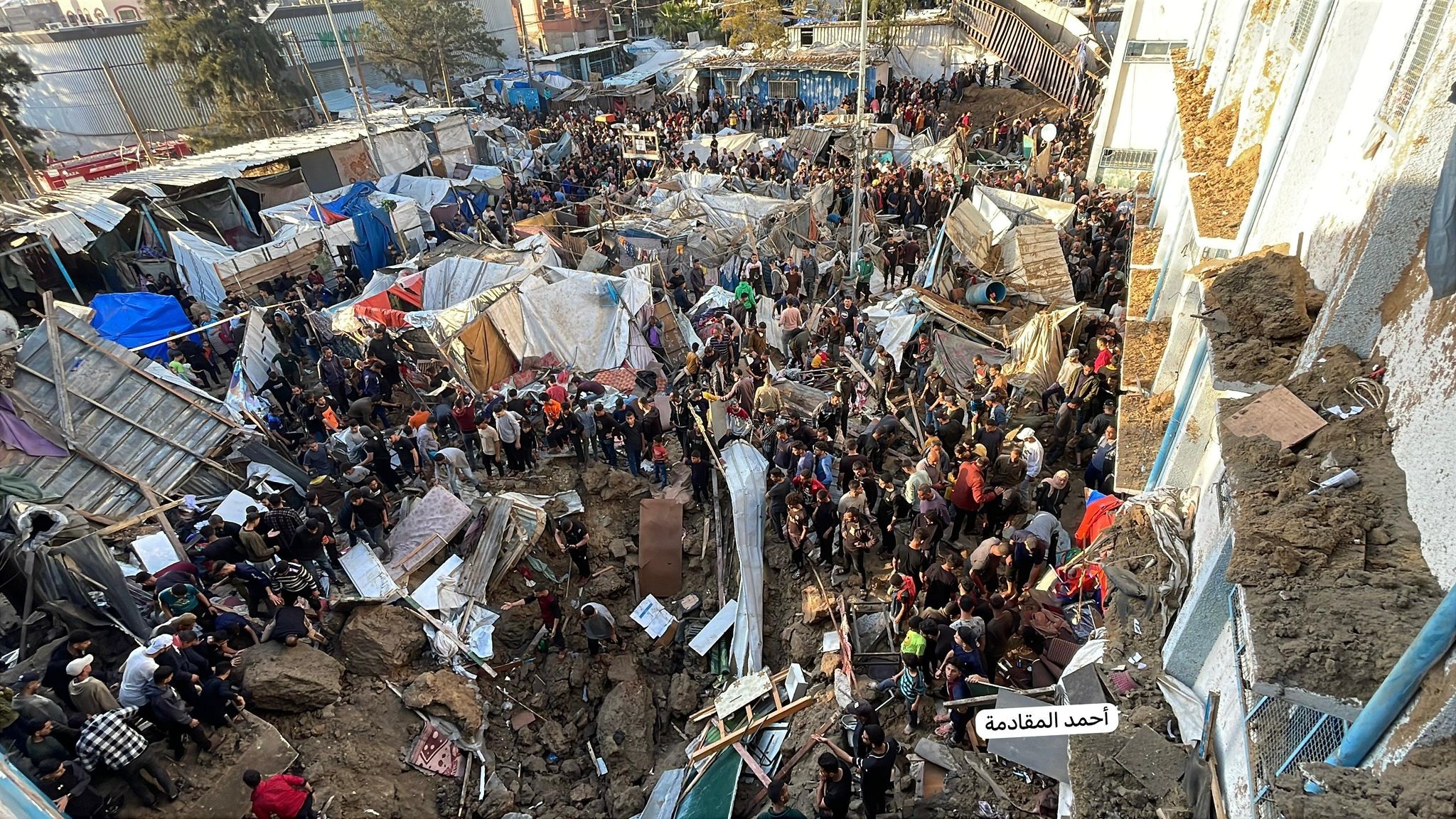 الحكومي بغزة: مجزرة البريج امتداد مباشر لجرائم الإبادة الجماعية