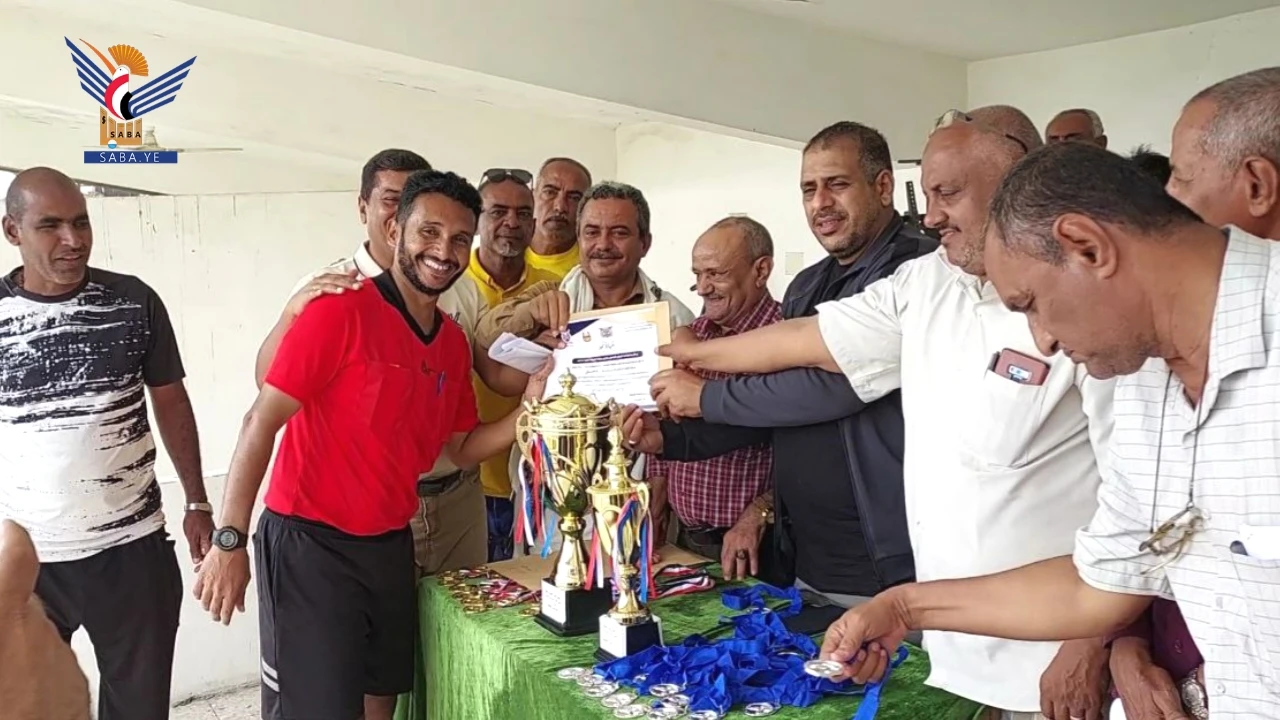 اختتام بطولة شهيد القرآن المدرسية لكرة القدم بمحافظة الحديدة