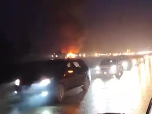 المرصد السوري: انفجار سيارة محملة بالذخيرة على الطريق الدولي حلب دمشق