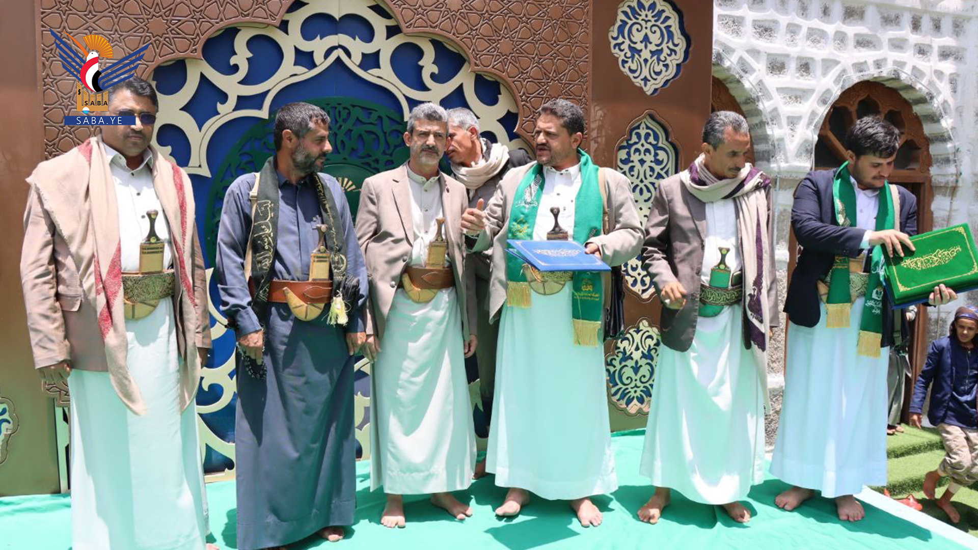 تكريم لجنة تصحيح أوضاع الانتفاع بأراضي الأوقاف في فرع شركة النفط بذمار