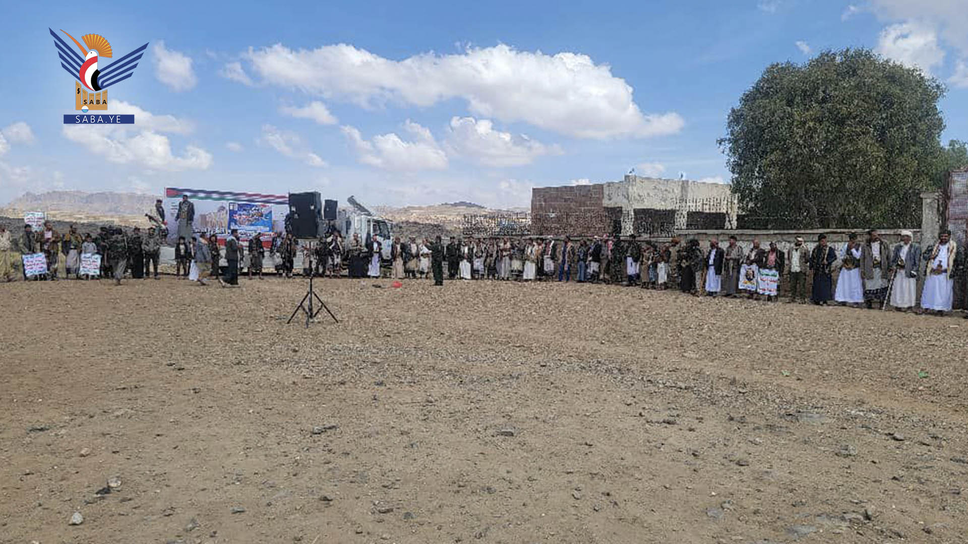 وقفة قبلية بمديرية صباح في البيضاء ردًا على العدوان على اليمن وانتصارًا لغزة