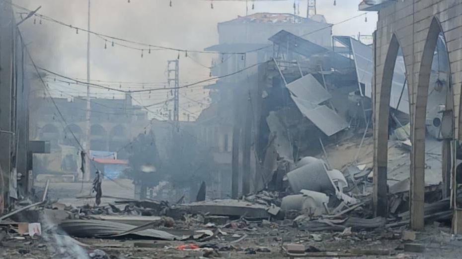 لبنان: استشهاد 4 مواطنين إثر غارة صهيونية استهدفت سوق وسط مدينة بنت جبيل