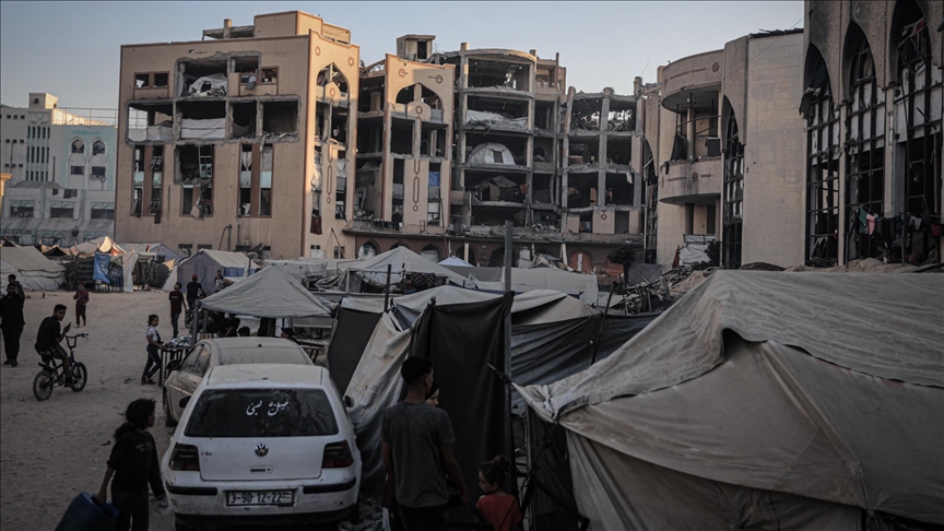 جيش العدو الإسرائيلي ينذر بإخلاء منطقتين تضمان مستشفى ومقرا أمميا بغزة