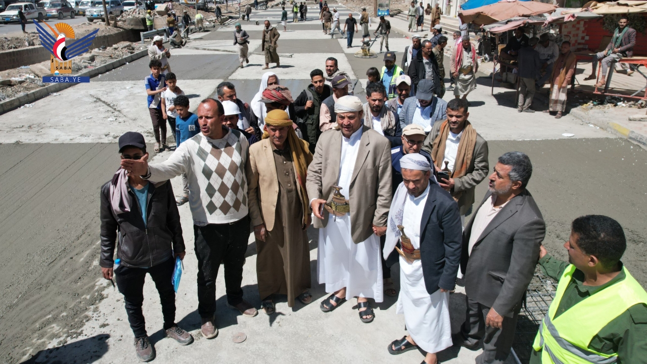 أمين العاصمة يطلّع على سير تنفيذ جسر سطحي خرساني في شارع خولان