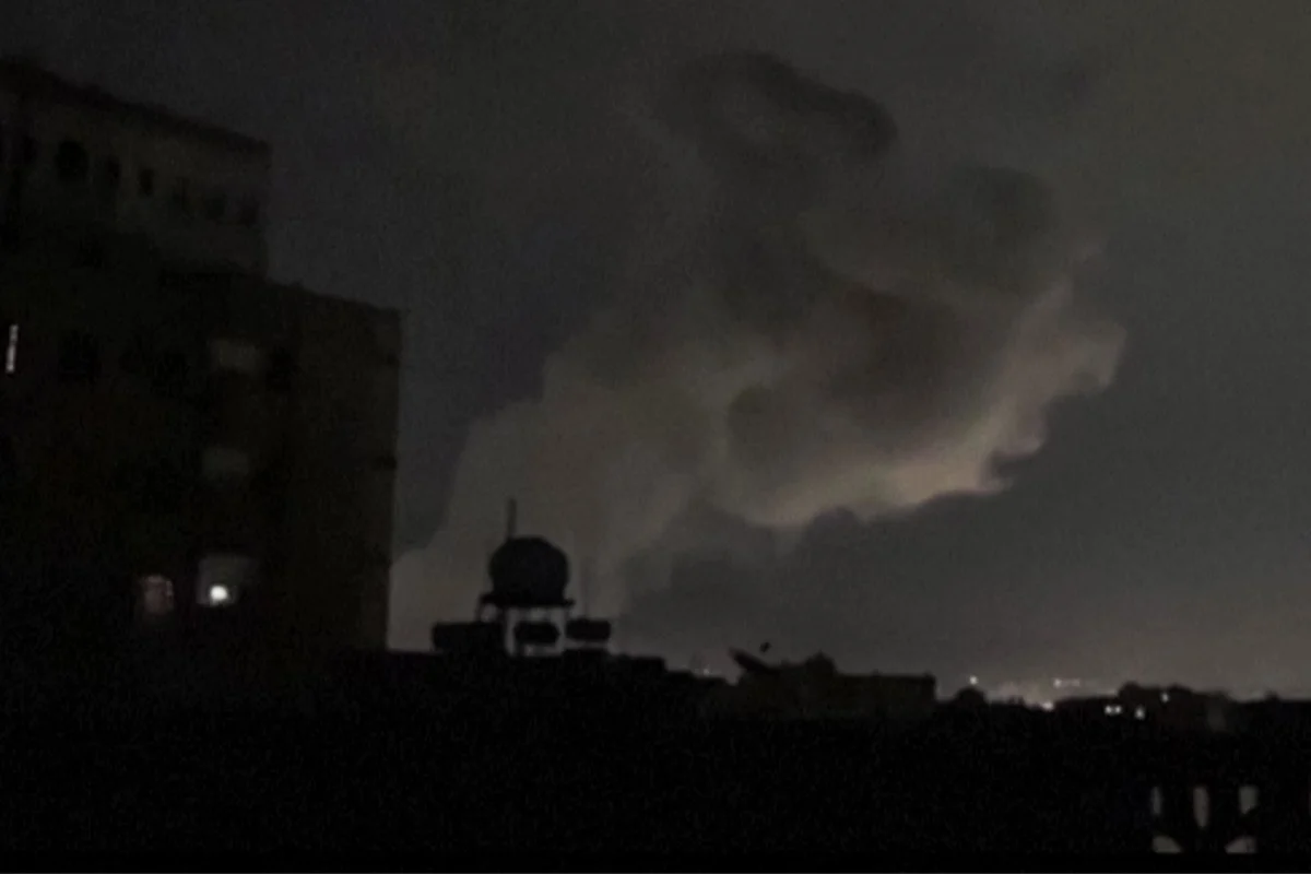 مصدر يمني للميادين: قد ننتقل إلى مراحل جديدة في دعم غزة كرد مباشر على العدوان مصدر يمني للميادين: قد ننتقل إلى مراحل جديدة في دعم غزة كرد مباشر على العدوان