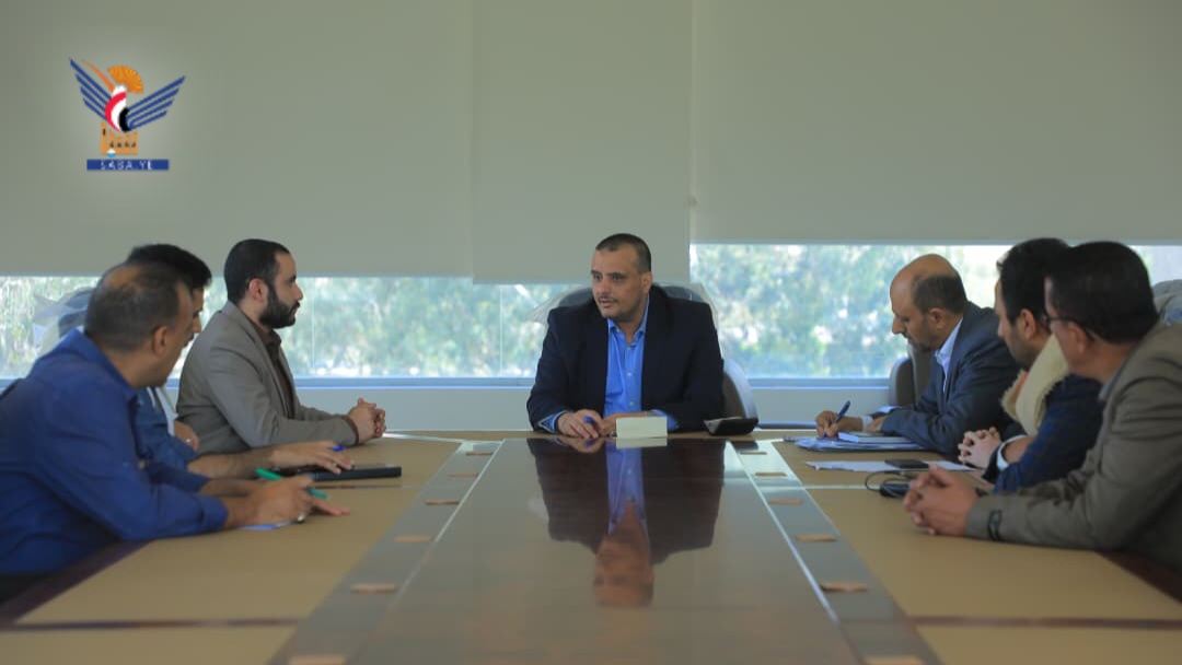 اجتماع يناقش خطط النهوض بالمؤسسة العامة لصناعة الغزل والنسيج