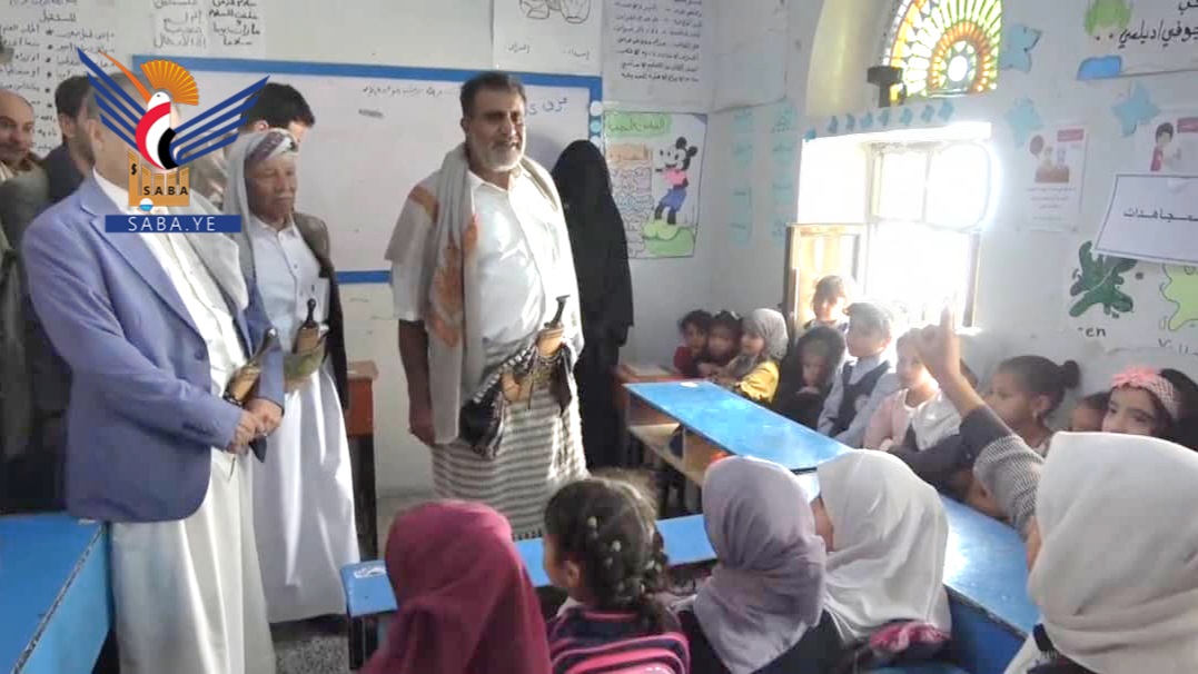  محافظ البيضاء يتفقد أنشطة الدورات الصيفية بمدينة رداع  