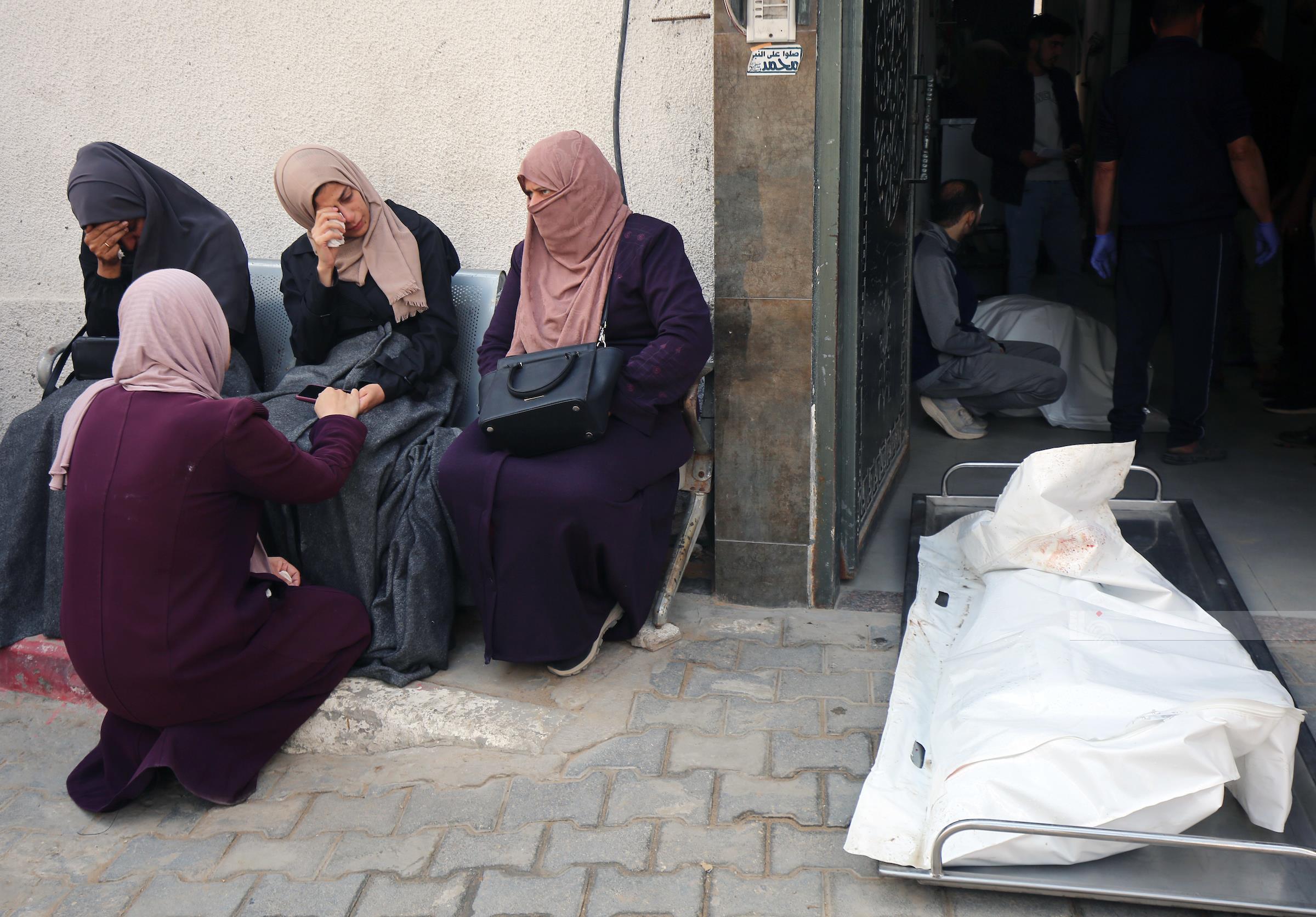 شهداء وجرحى فلسطينيين إثر تواصل قصف العدو الإسرائيلي في قطاع غزة