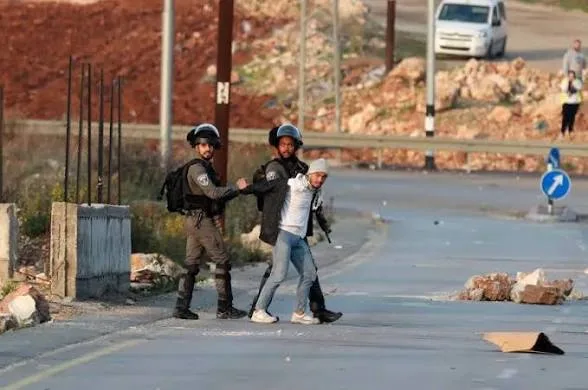 إصابة خمس فلسطينيات بينهن مسنة جراء اعتداء صهيوني في نابلس