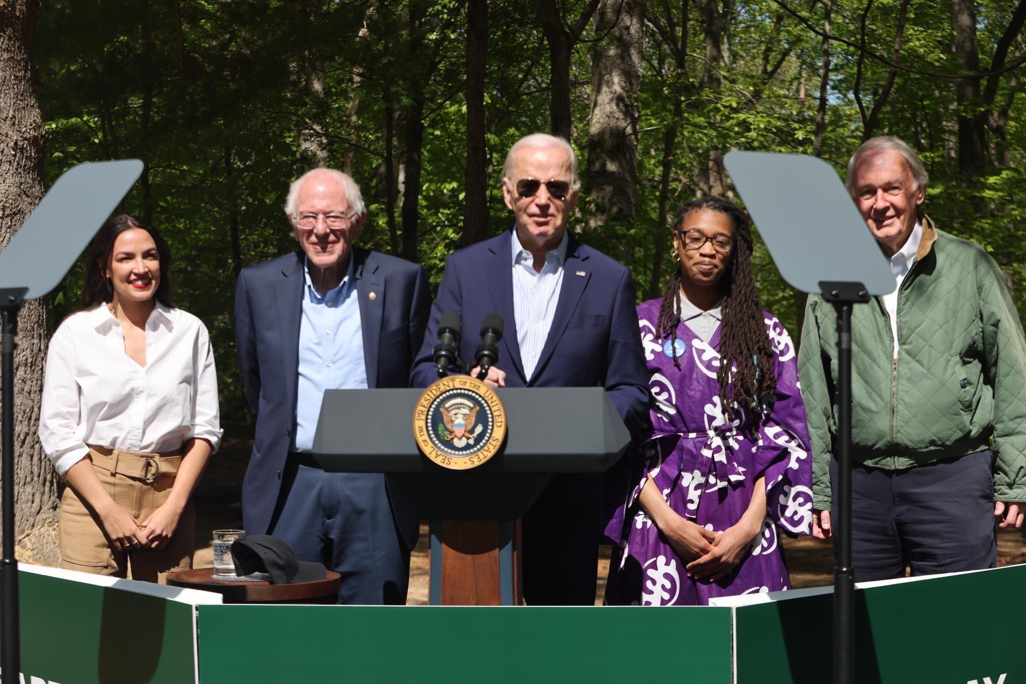 السيناتور ساندرز: نسعى لحجب مليارات عن الكيان الصهيوني 