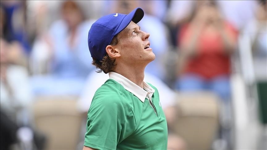 سينر يتأهل لنهائي البطولة الختامية للاعبين المحترفين للتنس