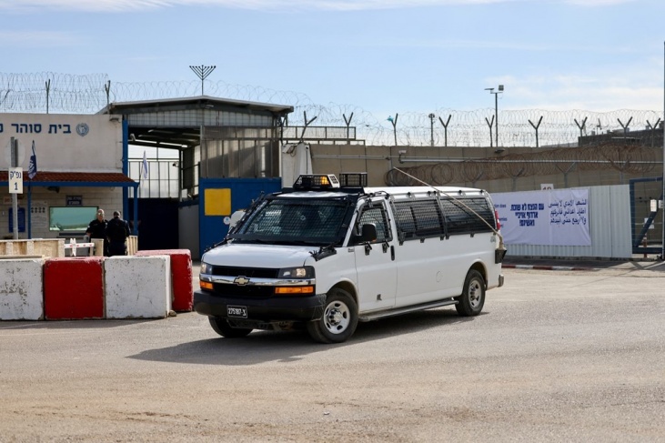 العدو الإسرائيلي يفرج عن 11 اسيرا فلسطينيا من قطاع غزة