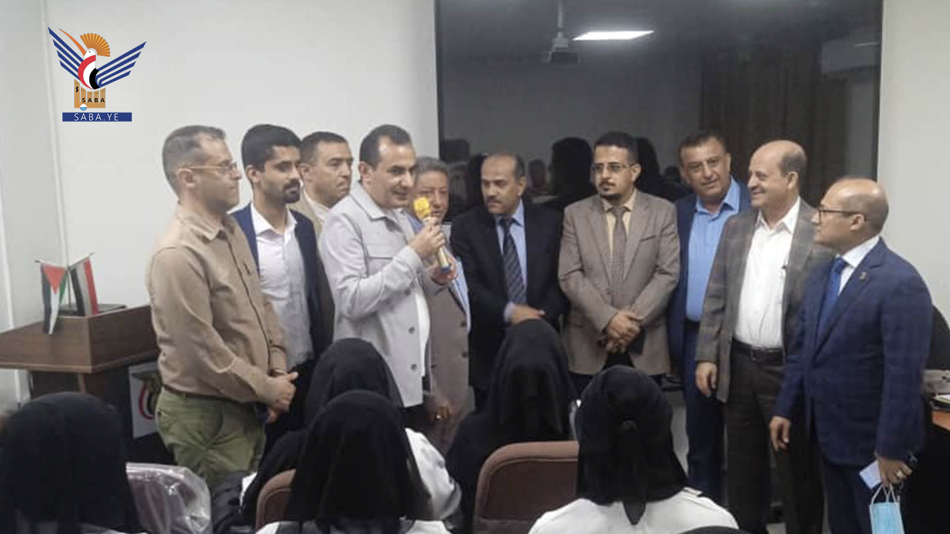 رئيس جامعة صنعاء يطلّع على سير الأداء بمركز القلب بمستشفى الكويت الجامعي