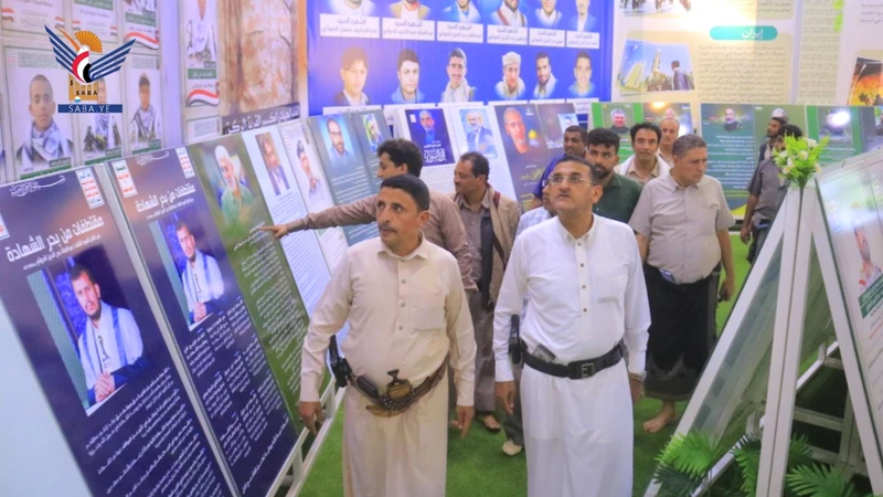 موظفو ضرائب القات بالحديدة يزورون روضة الشهداء ومعرض المنطقة العسكرية الخامسة