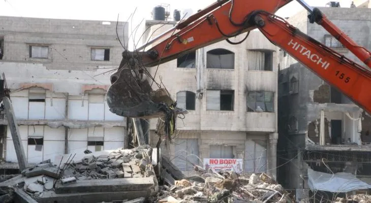 انتشال جثامين شهداء عائلة عطا الله غرب مدينة غزة