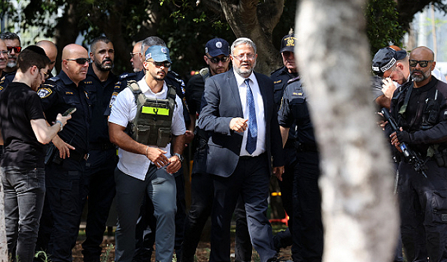 المتطرف بن غفير يقود اقتحام المستوطنين الصهاينة للحرم الابراهيمي