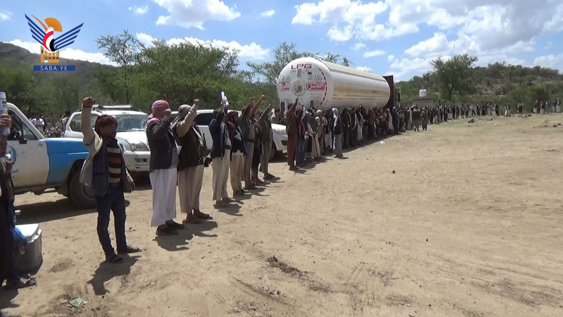 إب..قبائل عمار في النادرة تعلن البراءة من الخونة وثبات الموقف مع غزة 