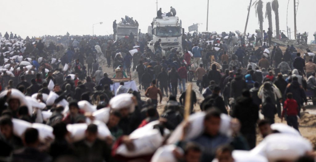 جنود العدو الإسرائيلي يقرّون بارتكاب جرائم بحق الفلسطينيين المجوعين في غزة