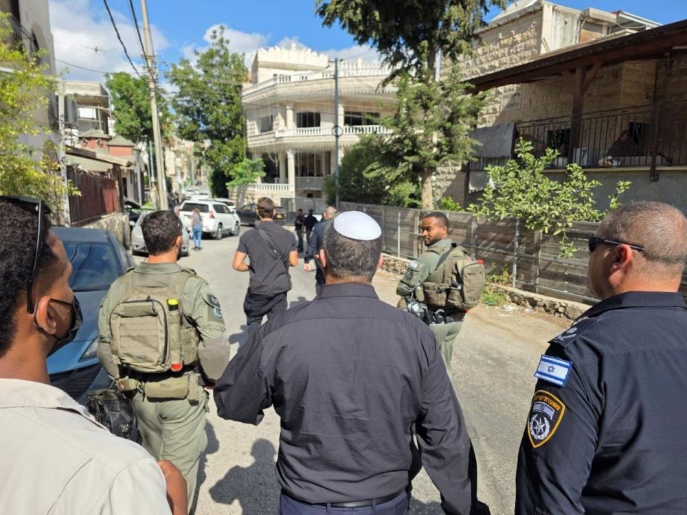 الوزير المتطرف بن غفير يقتحم مدينة أم الفحم بالداخل المحتل ويهدد بهدم منازل