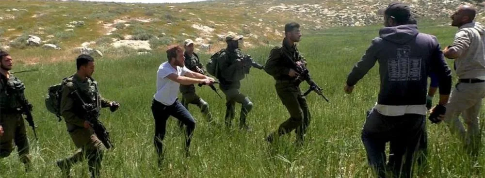 مستوطنون ينفذون اعتداءات على الفلسطينيين وممتلكاتهم في الضفة