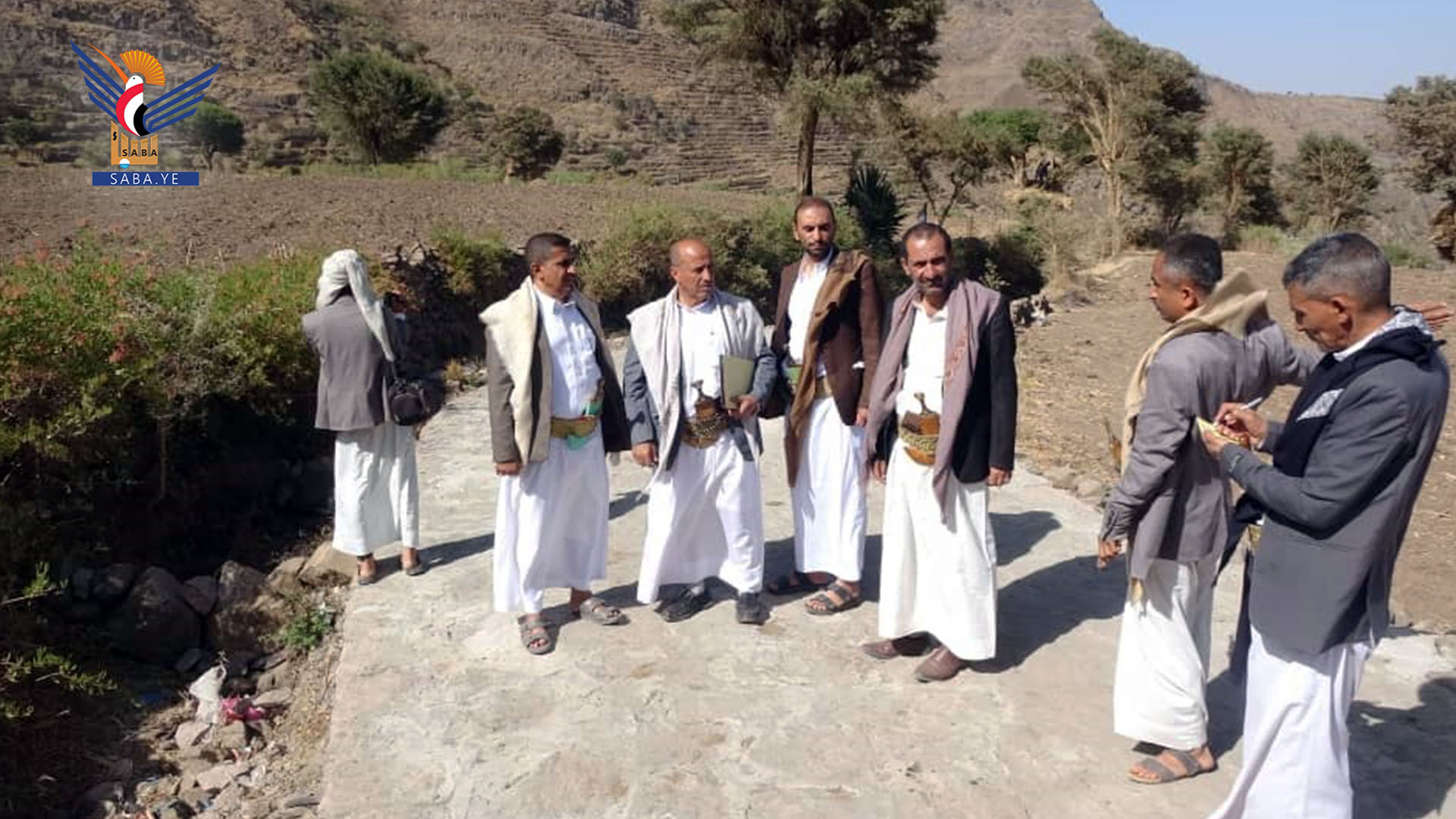 تفقد سير العمل في عدد من مشاريع المبادرات المجتمعية بمديرية ريف إب