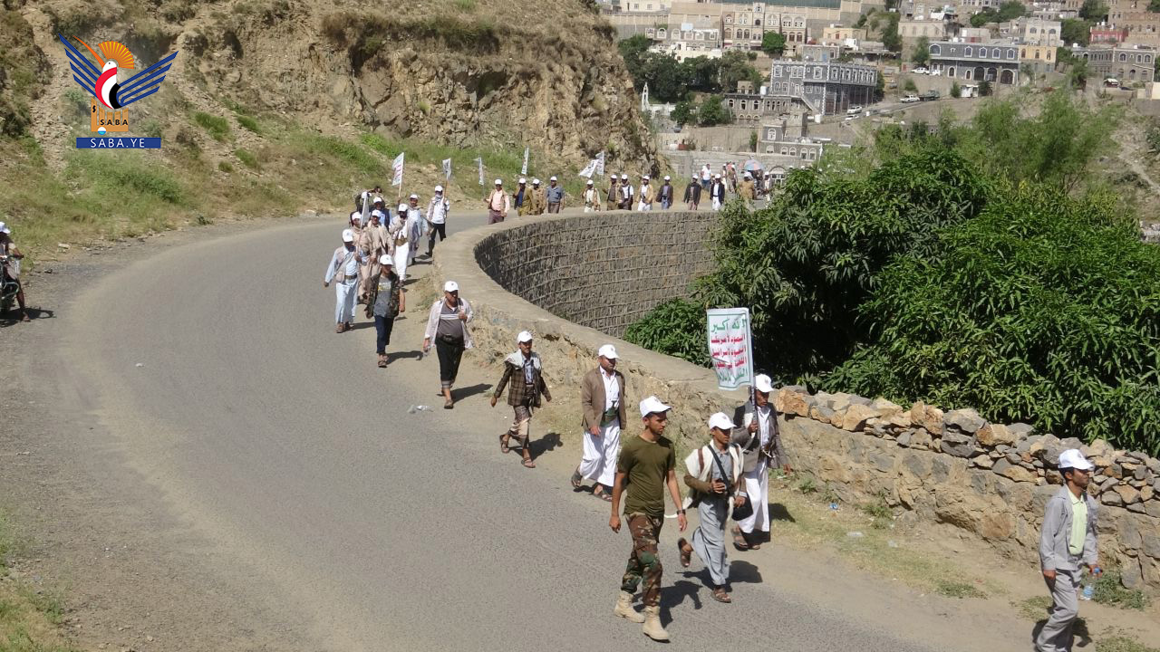 مسير لخريجي الدورات العسكرية من منتسبي الأجهزة الحكومية بحجة
