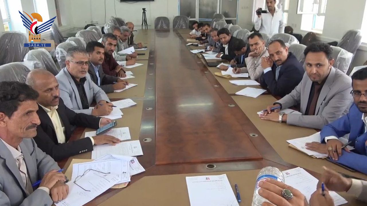 مناقشة سير الأداء في جامعة البيضاء والتحضيرات للمؤتمر العلمي الخامس