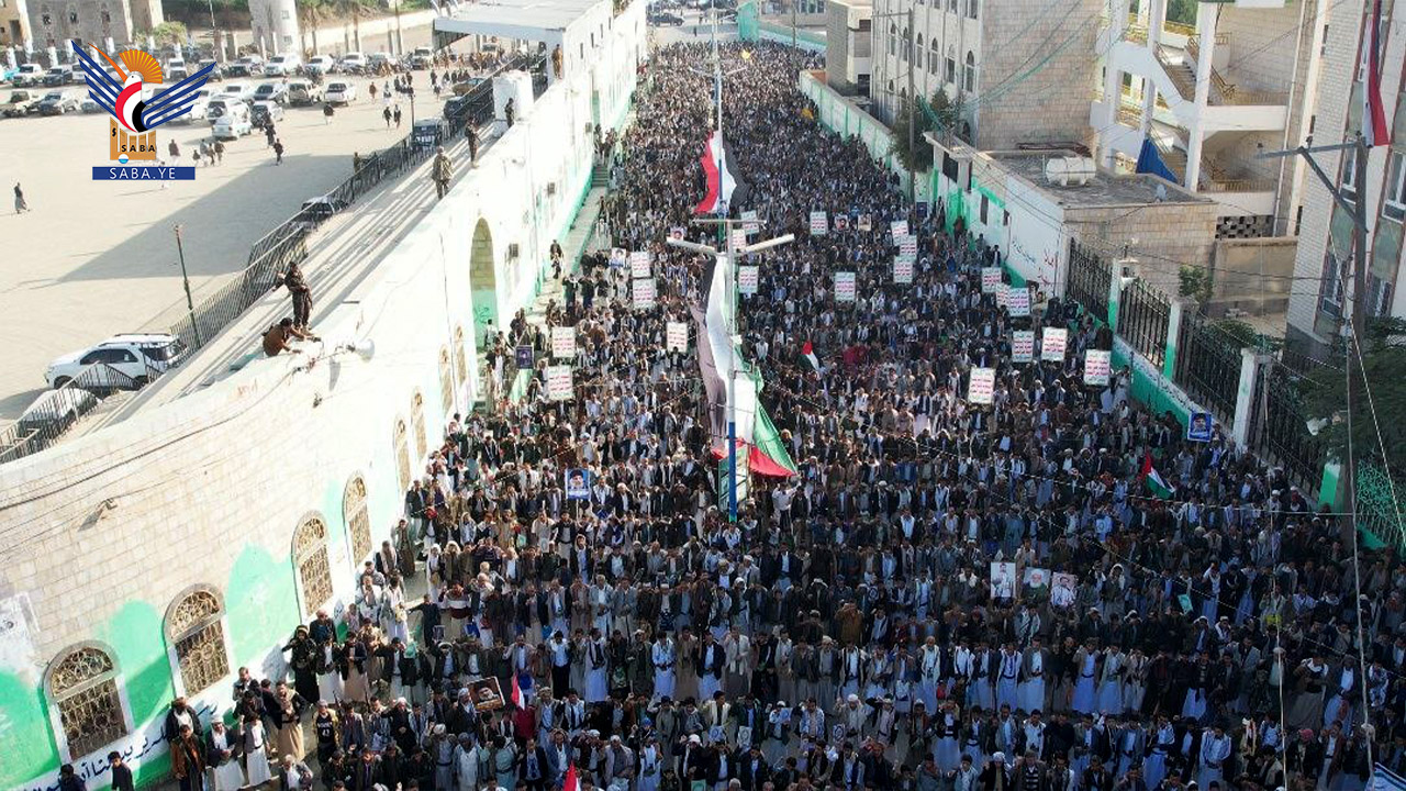 أبناء حجة يحتشدون في 141مسيرة تحت شعار "ثابتون مع غزة.. ومستمرون في مواجهة المشروع الصهيو أمريكي"
