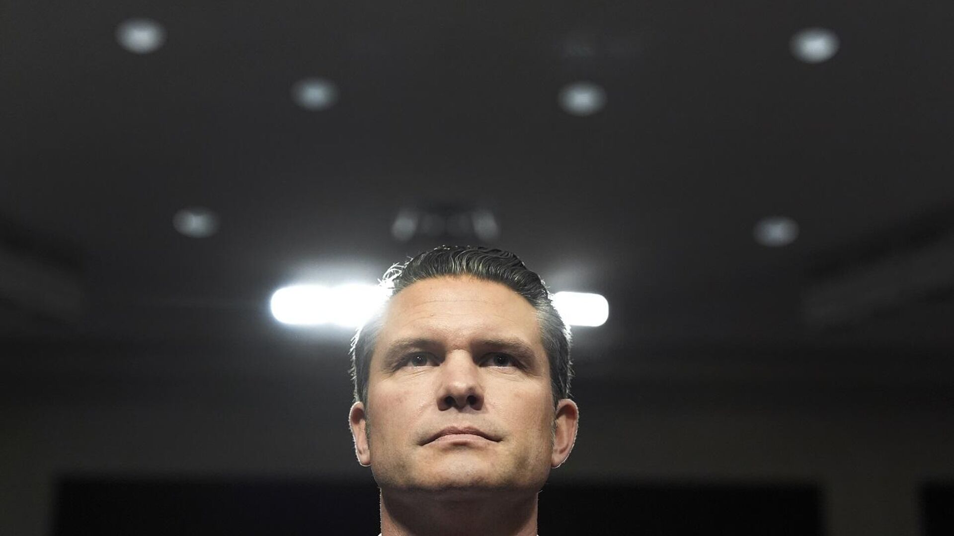  بكين تستنكر وتعارض بشدة تصريحات وزير الدفاع الأمريكي السلبية بشأن الصين في حوار شانغريلا