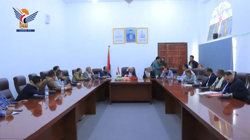 مناقشة الجوانب المتصلة بترميم وصيانة الشوارع الداخلية لمدينة إب