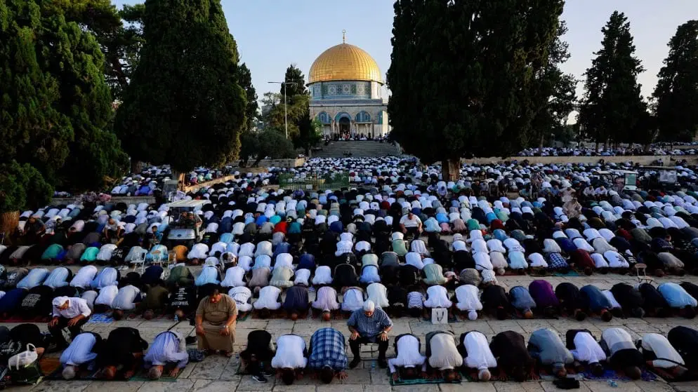  40 ألف مصل يؤدون صلاة عيد الأضحى في الأقصى رغم تضييقات العدو الصهيوني