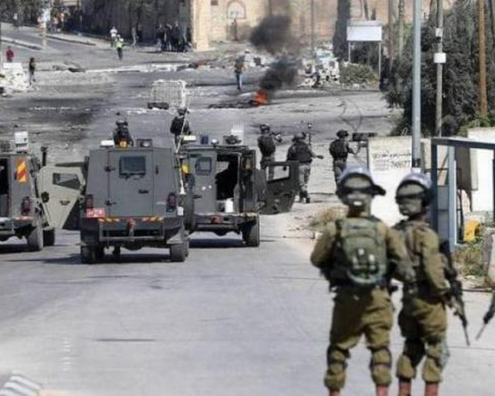 العدو الإسرائيلي يغلق طرقاً ويشدد إجراءاته العسكرية شمال رام الله ويغلق شارعاً في جبع جنوب جنين