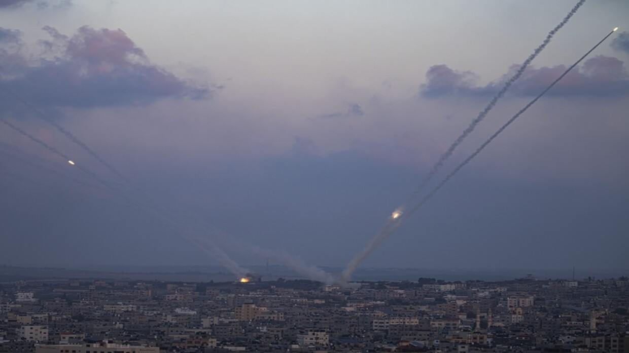 "حتى الصراصير لن تنجو".. خبير أسلحة "إسرائيلي" يشرح بدقة قدرات سلاح جديد امتلكه حزب الله