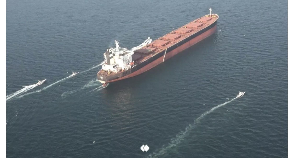 الجيش الإيراني: الناقلة "سيلي سيتي" دخلت المياه الإقليمية بدعم من قواتنا البحرية