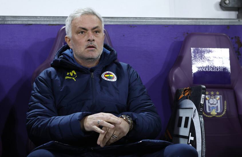 الاتحاد التركي يحيل مورينيو مدرب فنربخشة الى لجنة الانضباط.. وتهديد بالإيقاف 6 أشهر