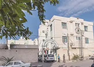 بسبب نقص الأدوية..مستشفى الكويت بغزة يعلن عن إيقاف العمليات الجراحية 