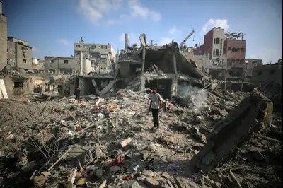 اليوم الـ37 لاستئناف العدوان.. شهداء ومصابين بالعشرات بغارات على خيام بغزة وخان يونس