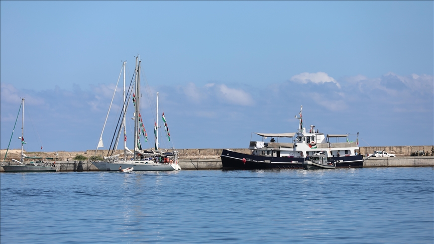 انطلاق أول سفن أسطول الصمود العالمي من تونس إلى غزة