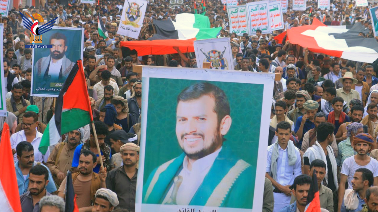  محافظة الحديدة تشهد 27 مسيرة بعنوان "ثابتون مع غزة رغم أنف كل عميل"