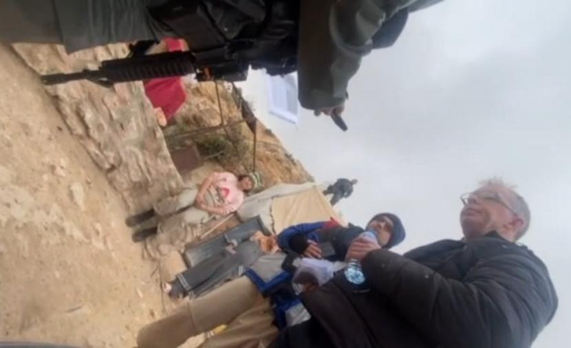 العدو الإسرائيلي يعتقل 3 متضامنين أجانب قرب رام الله