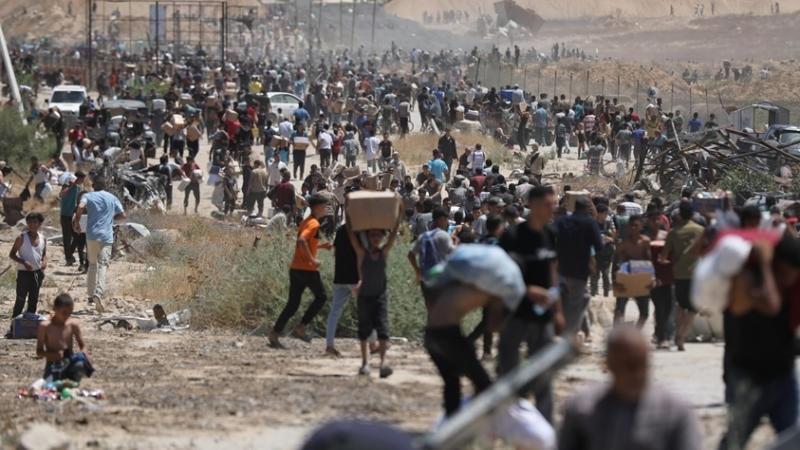 "الإعلامي الحكومي" بغزة: العدو الإسرائيلي يحول مراكز توزيع المساعدات إلى مصائد موت جماعي