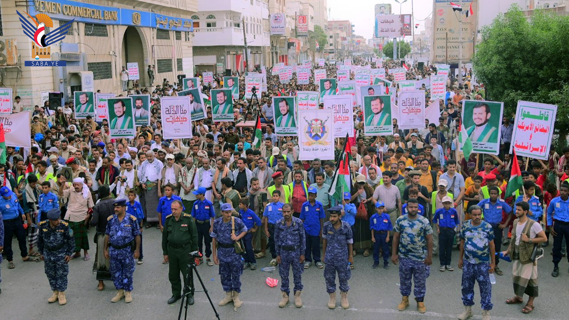 مسيرات حاشدة لأبناء الحديدة إحياء لذكرى استشهاد الإمام الحسين عليه السلام