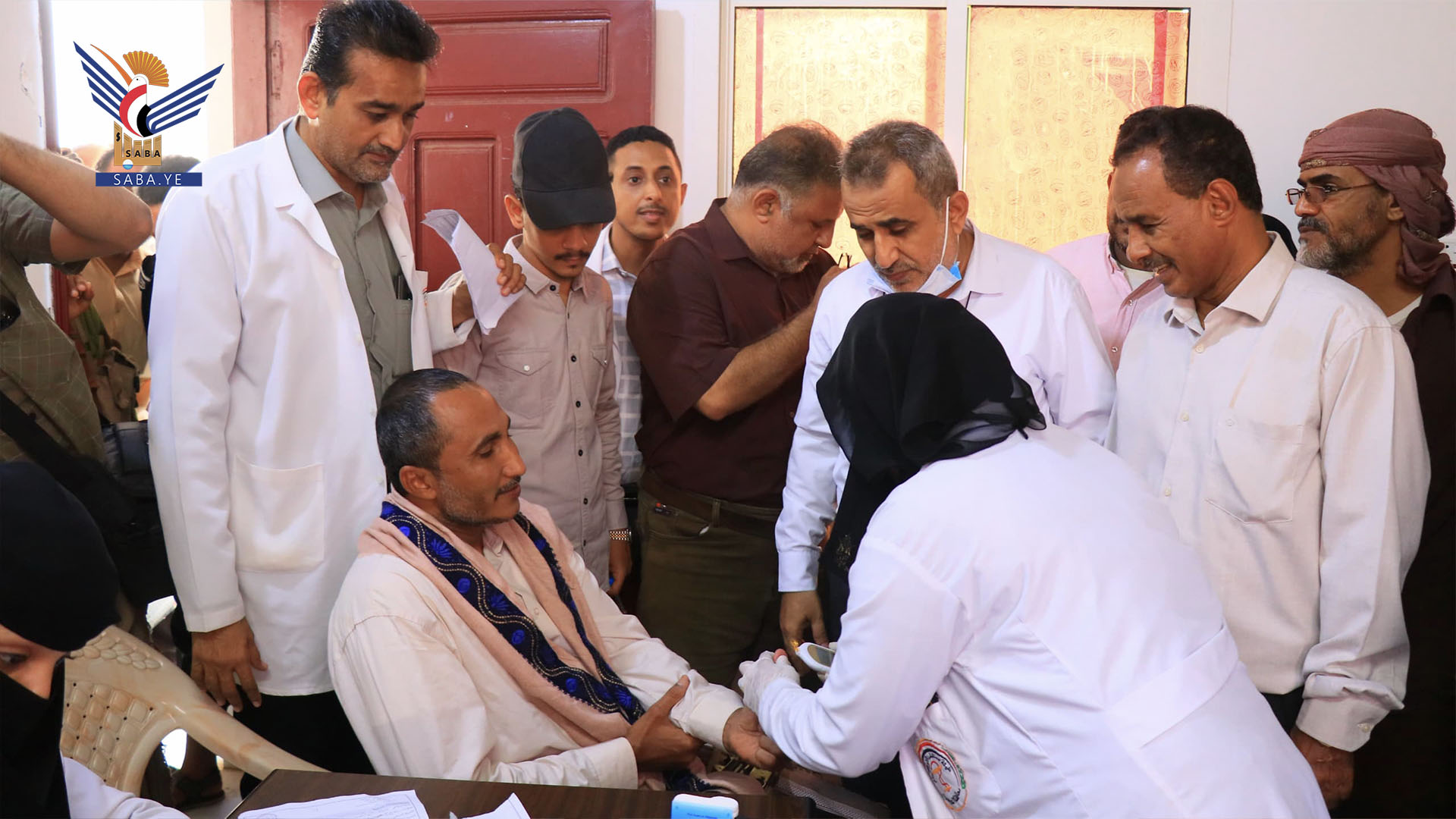 محافظ الحديدة يدشن مخيم طبي مجاني بهيئة مستشفى الثورة