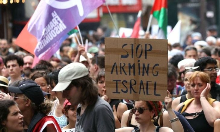 آلاف المتظاهرين في باريس يطالبون بوقف الإبادة في غزة